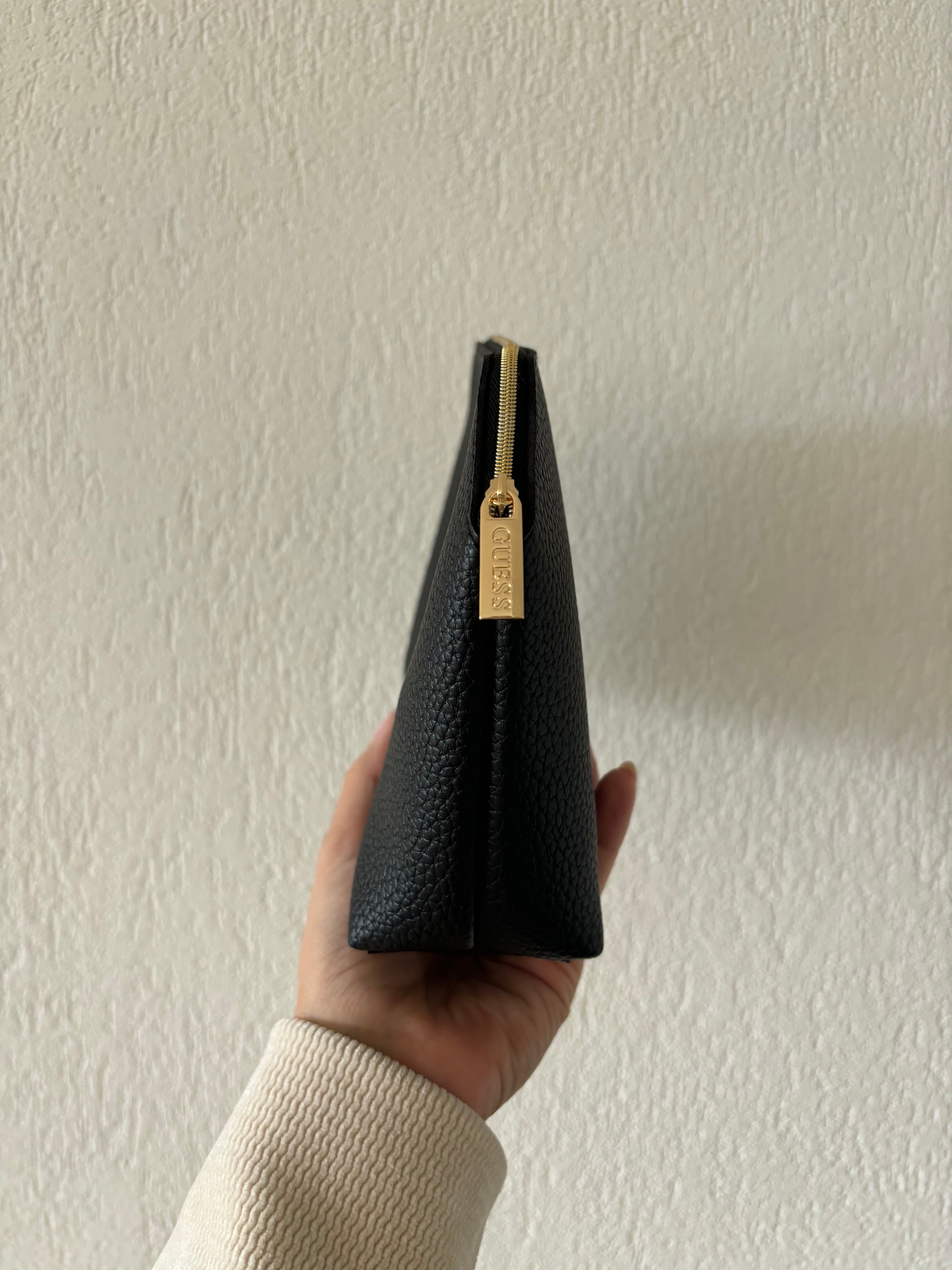 Trousse de voyage GUESS
